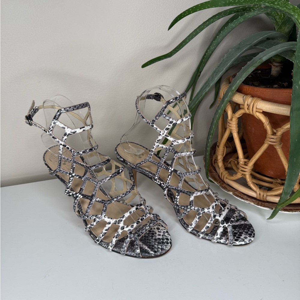 Vince Camuto Snakeskin Gladiator Strappy Heels Sandals 2.5” Kitten Heel Sz 7.5M - Picture 1 of 11